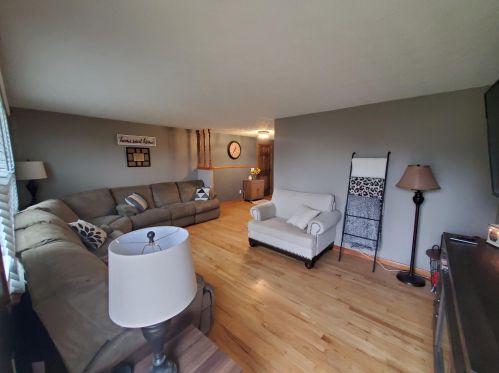 3660 Sunset Dr, Zanesville, OH 43701-9789
