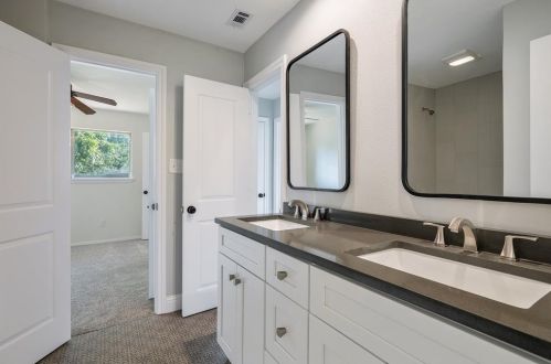 1410 Woodcreek Dr, Richardson TX  75082-4518 exterior