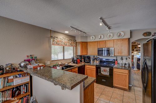 3822 Blackhawk Dr, Glendale AZ 85308-9487 exterior