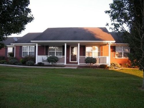 645 King Luke Ct, Berea, KY 40403-8757