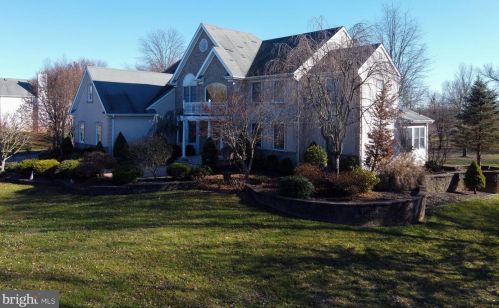 4 Millennium Dr, Columbus NJ  08022-2250 exterior