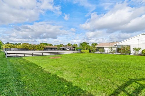 2904 Appaloosa Trl, West Palm Beach FL  33414-7639 exterior