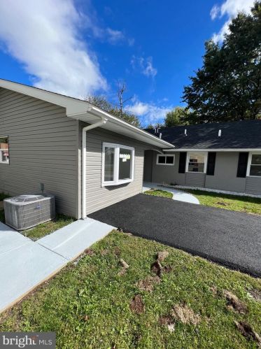 55 Middlebury Ln, Willingboro NJ  08046-2931 exterior