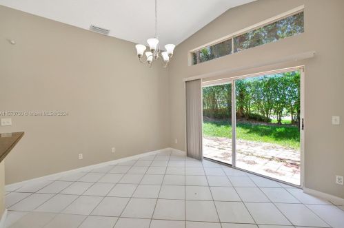 2728 177th Ave, Hollywood FL  33029-5142 exterior