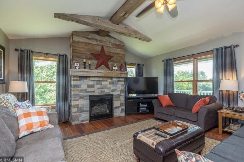 1748 30th Ave, Hammond WI  54015-5215 exterior