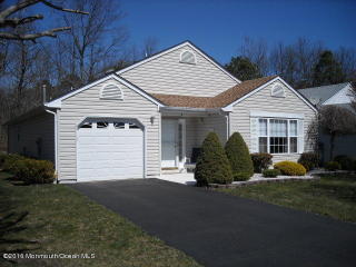 6 Sleepy Hollow Dr, Bricktown, NJ 08724-5001