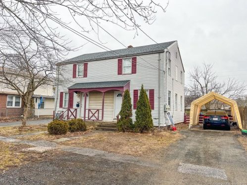 218 East St, Plainville, CT 06062-2935
