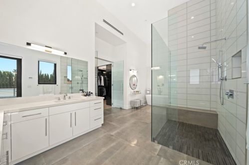 18852 Canyon Crest Dr, Orange CA 92861-2806 exterior