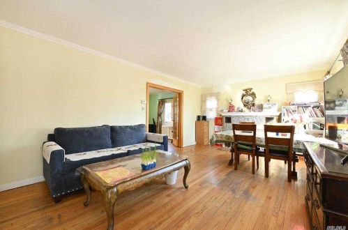 214-71 Whitehall Ter, Jamaica, NY 11427-1721