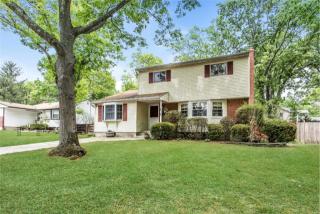 17 Talbot Ln, Smithtown NY  11787-2417 exterior