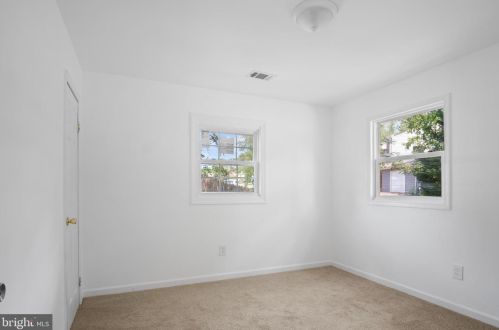 15109 Cloverdale Rd, Woodbridge VA  22193-1650 exterior