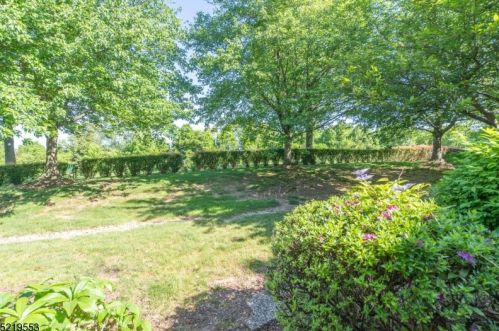 3 Country Club Dr, Annandale NJ  08801-1637 exterior