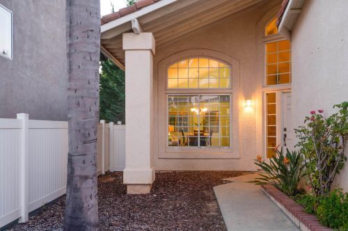 2166 Opal Rdg, Vista, CA 92081-8814