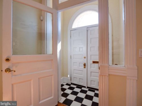 1006 C St, Washington, DC 20002-6286