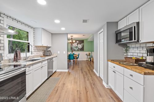 37 Royal Pines Blvd, Beaufort SC  29907-1921 exterior