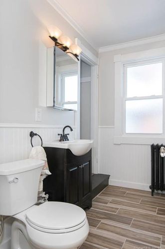 42 Merriman St, Bristol CT  06010-5042 exterior