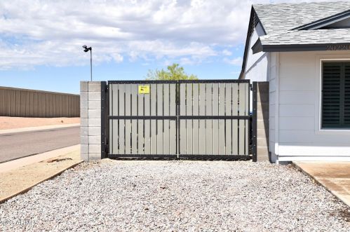 20220 13th Dr, Phoenix, AZ 85027-3649