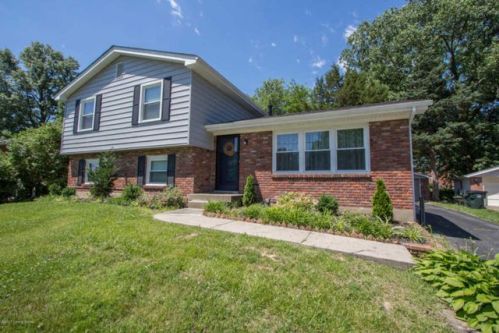 2300 Steeplechase Dr, Louisville, KY 40299-2635