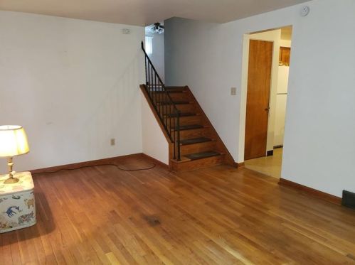 977 Braddock Rd, Pittsburgh, PA 15221-3657