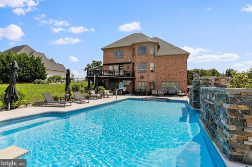 155 Celestial Ter, Upton, PA 17225-1703