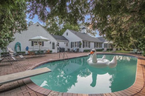 160 Arbor Ln, Green Bay, WI 54301-1602