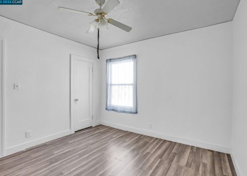 8100 Hillside St, Oakland CA 94603-1921 exterior