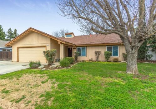 2267 Los Altos Ave, Clovis, CA 93611-5311
