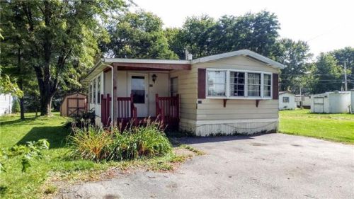 633 Kelly Dr, Canandaigua, NY 14425-9406