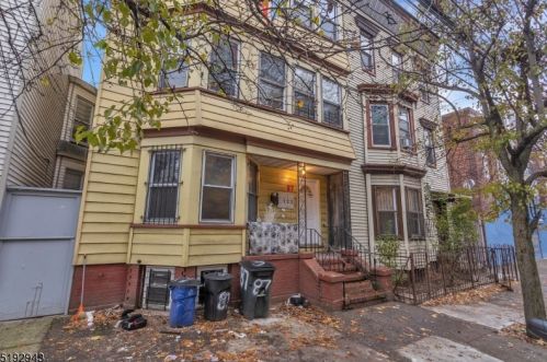 87 Clifton Ave, Newark NJ  07104-1017 exterior