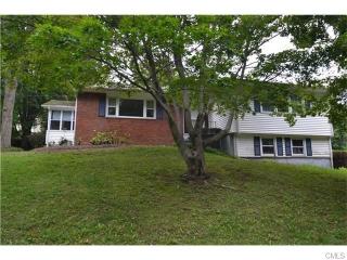 3 Gregory St, Danbury, CT 06811-4413