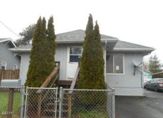752 8th St, Toledo, OR 97391-1915