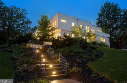 6940 Oregon Ave, Washington, DC 20015-1420
