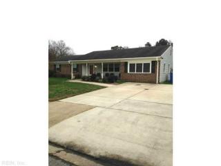 816 Sir Lancelot Dr, Chesapeake, VA 23323-2434