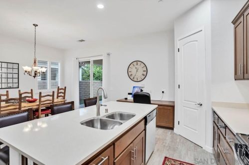 52090 Avenida Mendoza, La Quinta CA  92253-3296 exterior