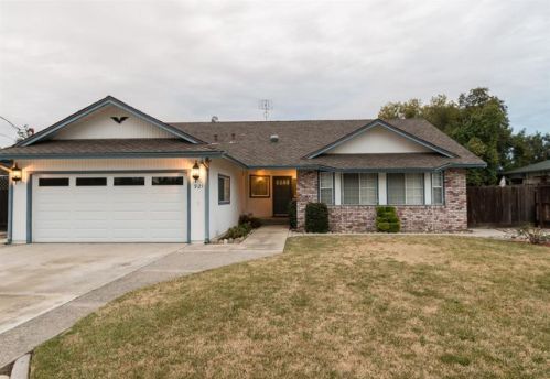 921 Tornell Ave, Turlock, CA 95382-1519