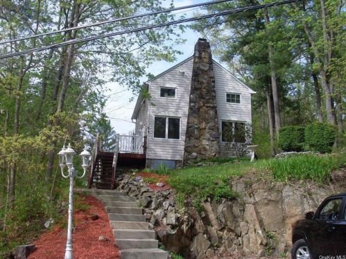 29 Rumsey Rd, Greenwood Lake, NY 10925-2572