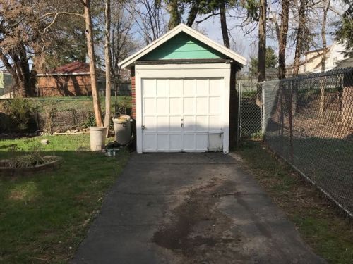 327 Field Pl, Industrial Hillside, NJ 07205-1456