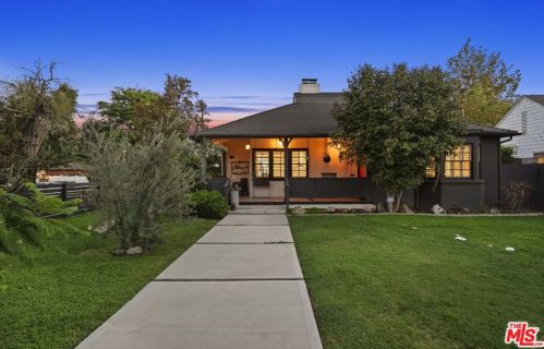 12202 Hartsook St, North Hollywood CA  91601-3961 exterior