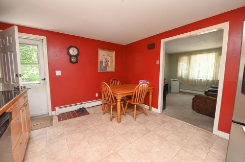 17 English Range Rd, Derry NH 03038-5323 exterior