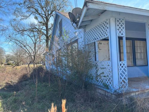 325 9th St, Silsbee, TX 77656-4727