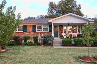 5613 Bruns Dr, Louisville, KY 40216-2758
