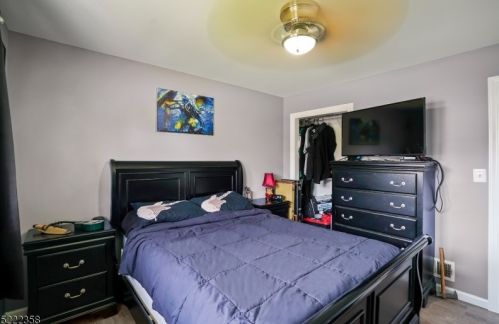906 Lincoln Ave, Manville NJ  08835-2458 exterior