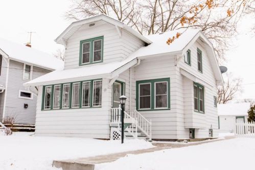 155 Newhall Ave, Waukesha, WI 53186-6231
