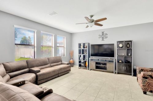 1854 Altavista Cir, Lakeland FL  33810-2795 exterior