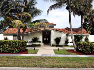 30 Curlew Rd, Lake Worth, FL 33462-4723