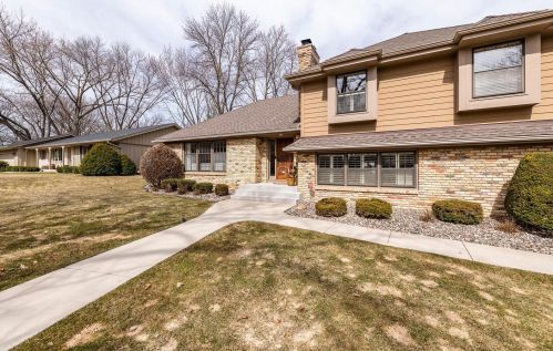 7404 Hyde Park Cir, Minneapolis, MN 55439-1739