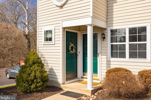 1724 Rosewood Ct, Pottstown, PA 19464-9252