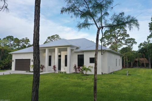 543 9th St, Naples FL  34117-6646 exterior