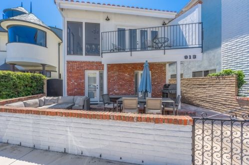 813 Bay Ave, Newport Beach, CA 92662-1138
