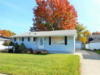 123 Donovan St, Mogadore, OH 44260-1015
